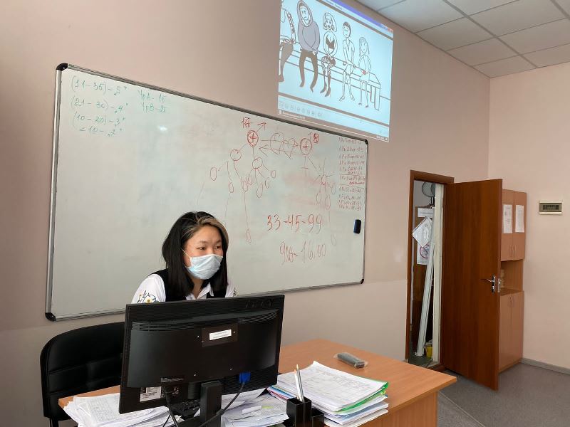 Ординатор кафедры инфекционных болезней впервые провела семинар по профилактике ВИЧ-инфекции в Алтайском государственном колледже