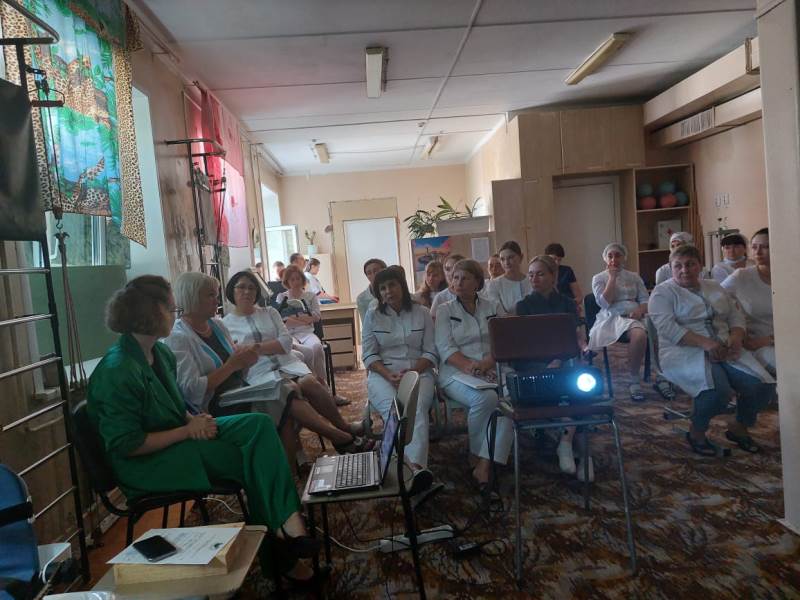 В КГБУЗ «Городская поликлиника №3» прошла лекция об особенностях оказании медицинской помощи больным ВИЧ-инфекцией